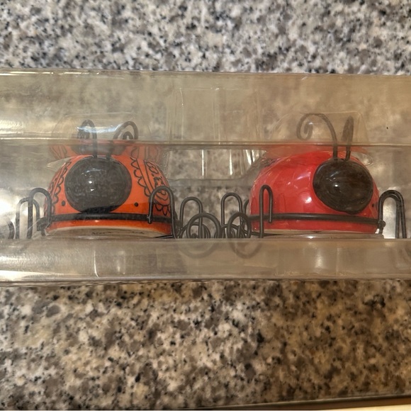 Ladybug Salt & Pepper Shakers From Hobby Lobby 2011 Outdoor Collection - Picture 2 of 15